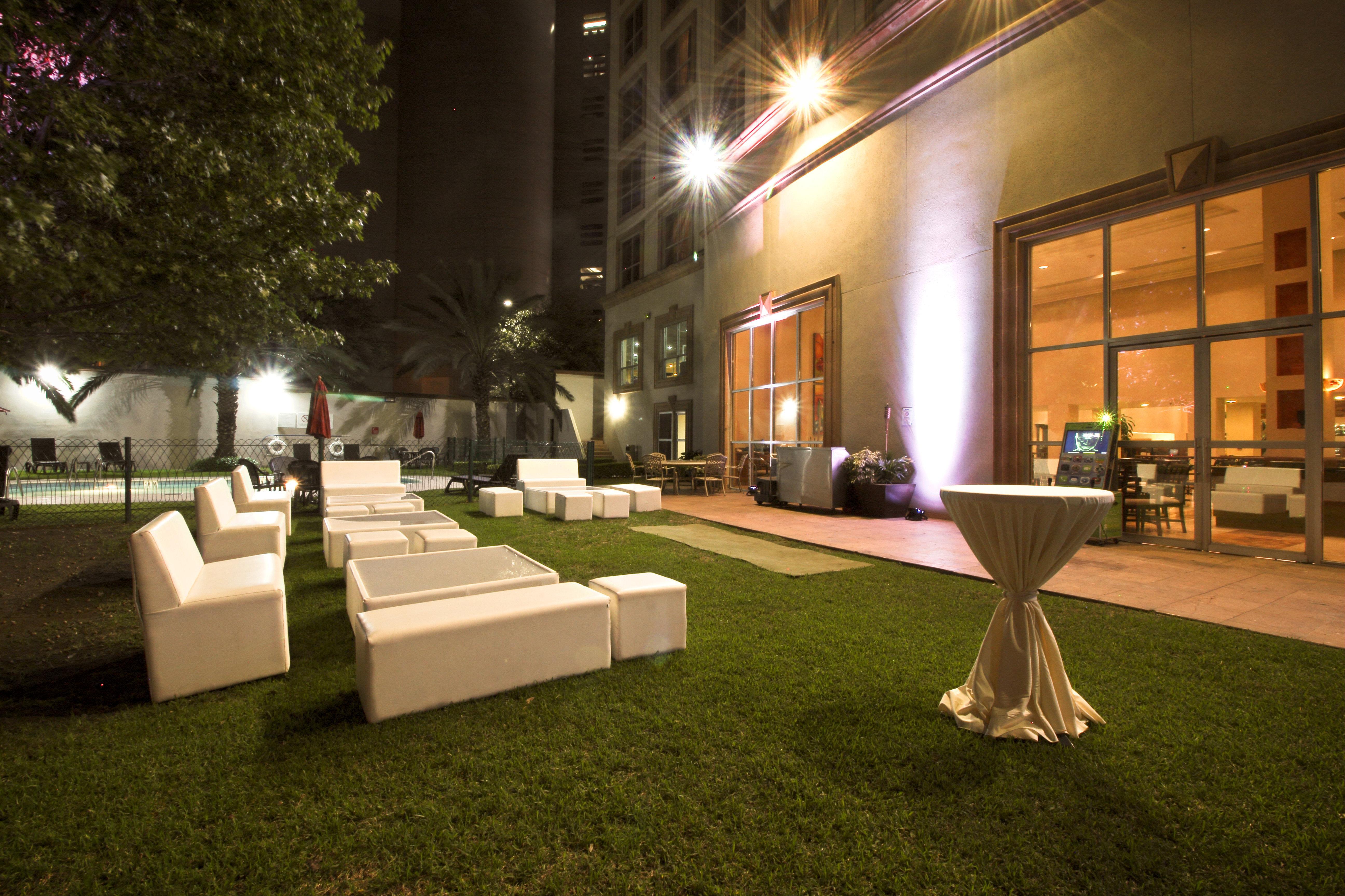Holiday Inn Monterrey Valle By Ihg San Pedro Garza Garcia Exterior photo